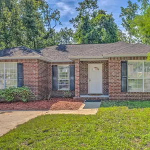 10 Mi To Downtown Pets Welcome! Holiday home